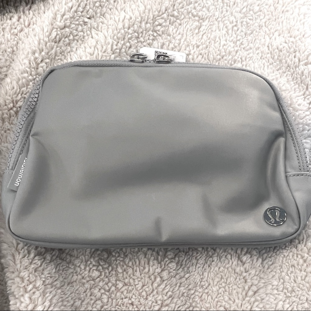 Lululemon Everywhere Belt Bag Large